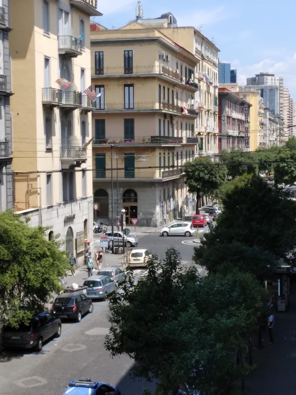 HOTEL CRISARI Hotel in Naples