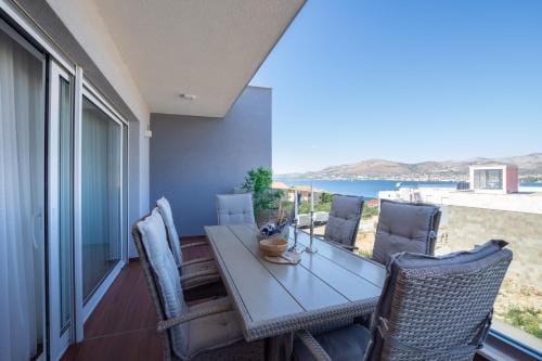 Luxury Sunset Residences - Okrug Gornji Hotel in Okrug Gornji