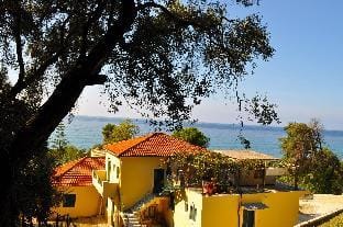 Holiday House Angelos D on Agios Gordios Beach Hotel in Saint Gordios beach