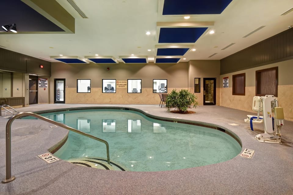 DoubleTree by Hilton Augusta Hotel in Martinez