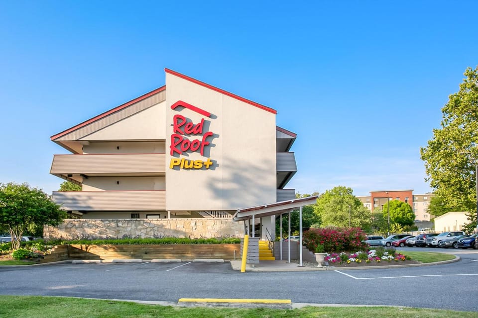 Red Roof PLUS+ Baltimore-Washington DC/BWI Airport Hotel in Linthicum Heights