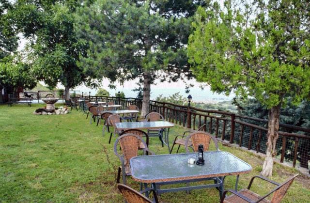 Guesthouse Niaousta Hotel in Decentralized Administration of Macedonia and Thrace