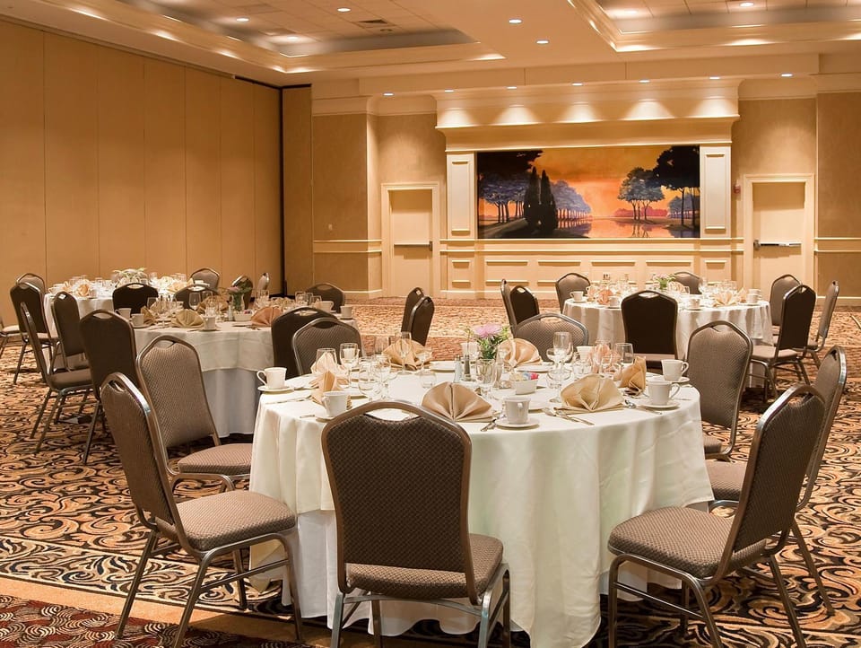 Radisson Hotel Fairview Heights - St. Louis Hotel in Caseyville