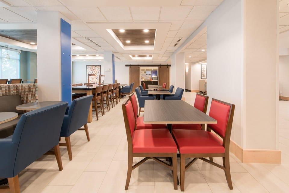 Holiday Inn Express & Suites Columbia-I-26 @ Harbison Blvd by IHG Hotel in Irmo