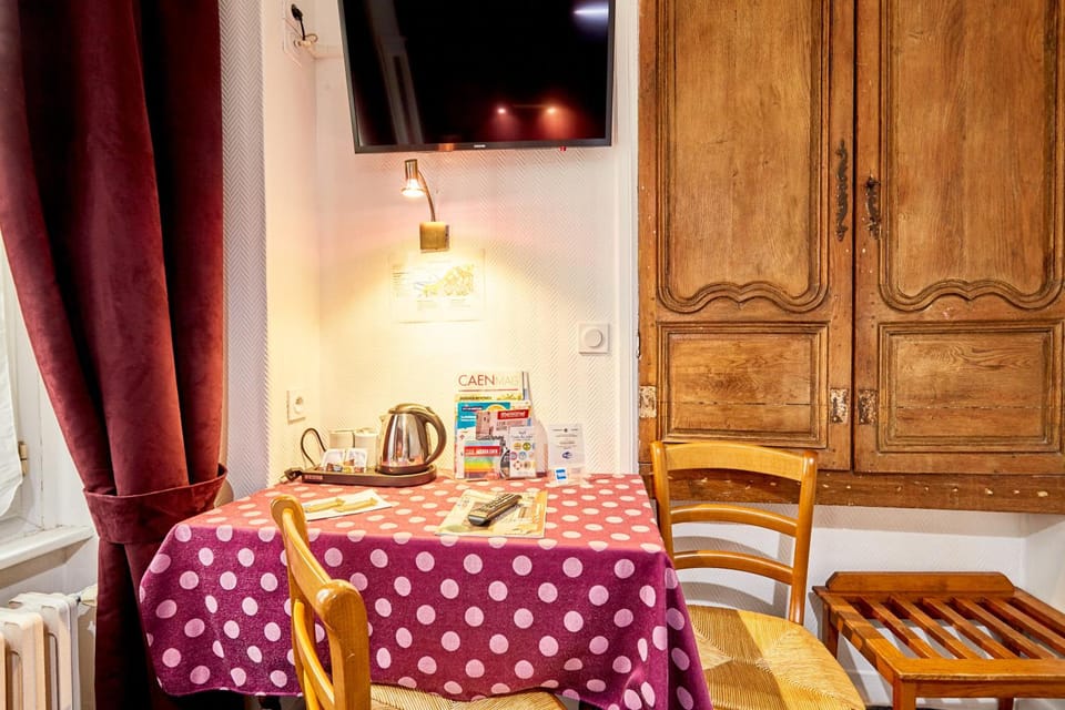 Hotel Saint Etienne Hotel in Caen