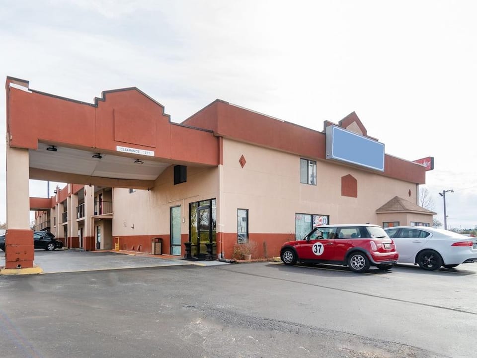 OYO Hotel Brownsville TN I-40 Hotel in Tennessee
