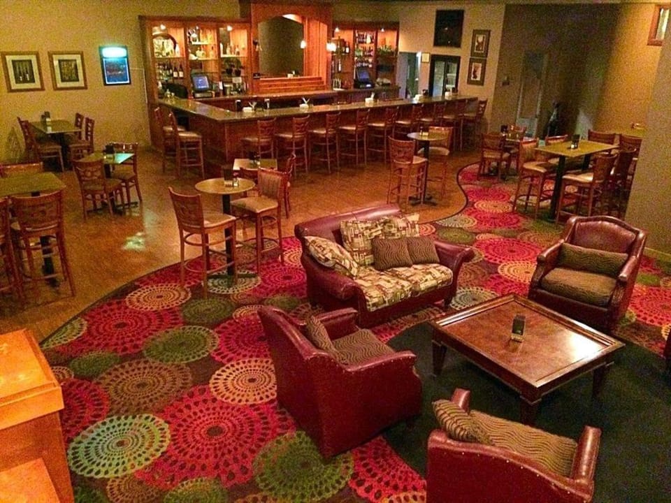 Days Inn by Wyndham Warren Hotel in Allegheny River