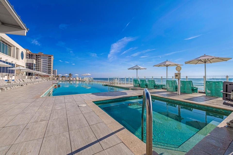 Daytona Grande Oceanfront Resort Hotel in Florida