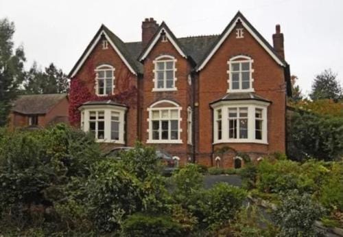 Burleigh House B and B Hotel in Malvern Hills District
