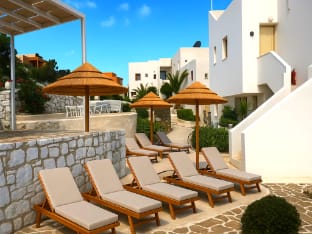 Beautiful Standard Apartment for 4 people near the Sea, with Pool, Ac and Wifi Hotel in Piskopiano