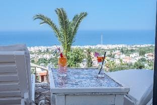 Beautiful Standard Apartment for 4 people near the Sea, with Pool, Ac and Wifi Hotel in Piskopiano
