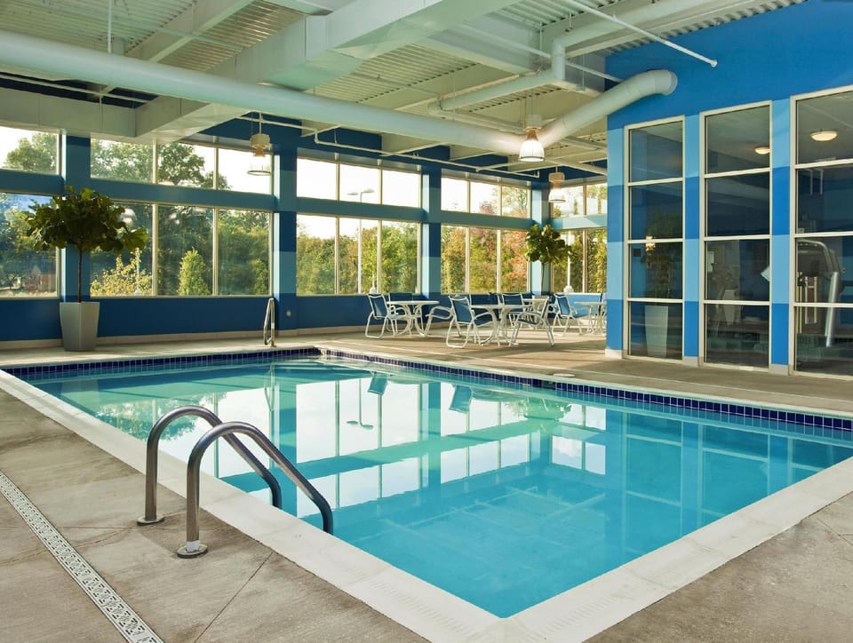 Holiday Inn Express Columbus Airport Easton By IHG Hotel in Northeast Columbus