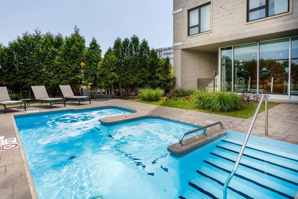 Four Points by Sheraton Lévis Convention Centre Hotel in Quebec City