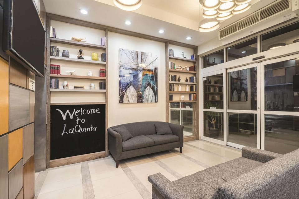 La Quinta Inn & Suites by Wyndham Brooklyn Downtown Hotel in Brooklyn