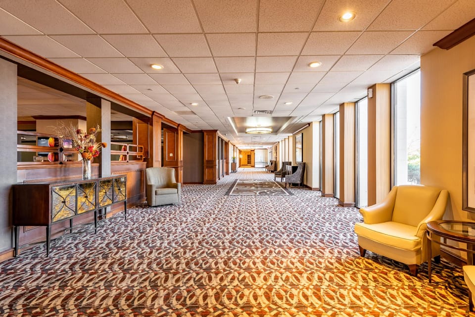Wyndham Omaha/West Dodge Hotel in Omaha