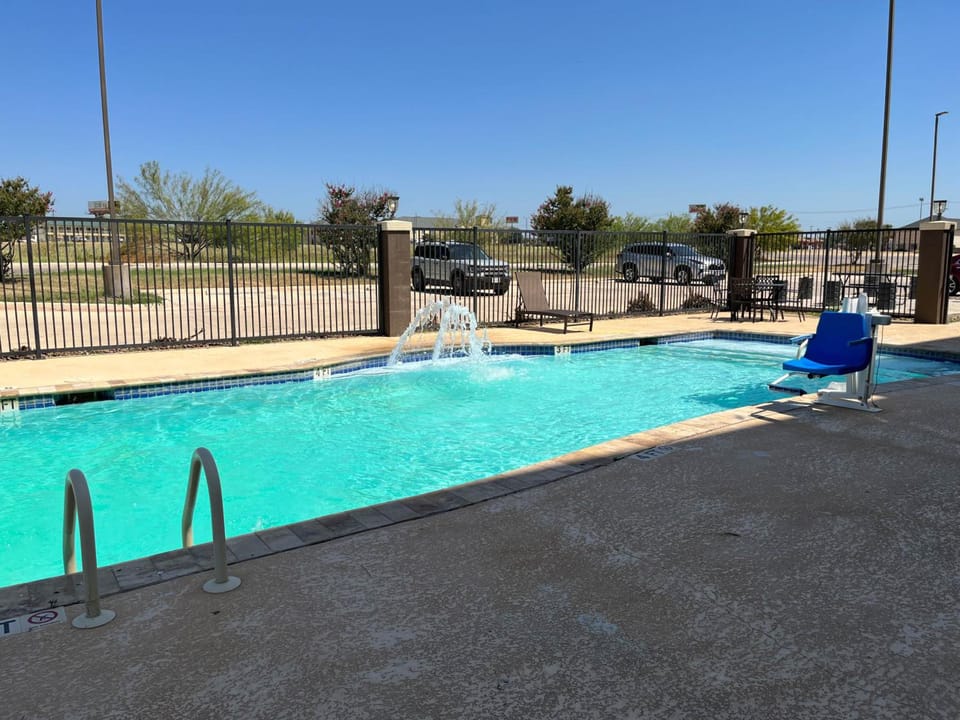 Quality Inn & Suites Pearsall Hotel in Rio Grande