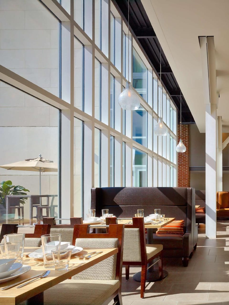 DoubleTree by Hilton Hotel and Suites Charleston Airport Hotel in Goose Creek