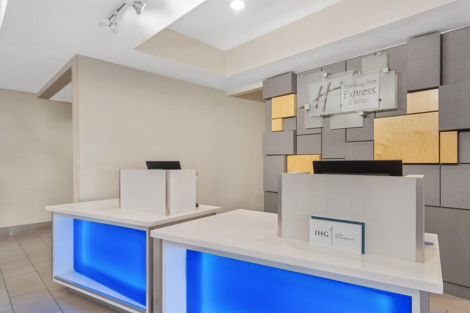 Holiday Inn Express Tomball By IHG Hotel in Tomball