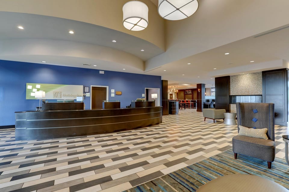 Holiday Inn Indianapolis Airport By IHG Hotel in Indianapolis