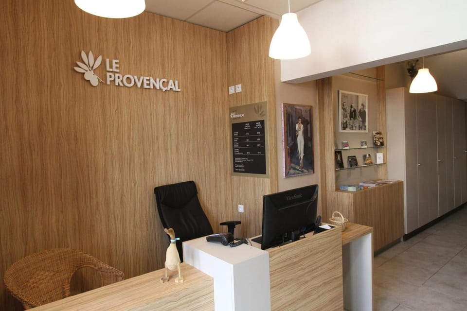 Le Provencal Hotel in Tarascon