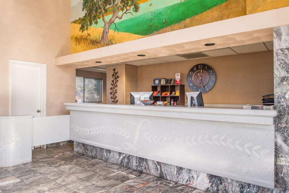 Laurel Inn & Conference Center Hotel in Salinas