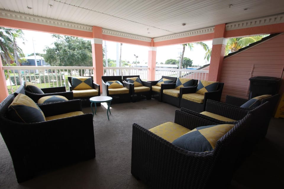 Lighthouse Resort: Inn & Suites Inn in Estero Island