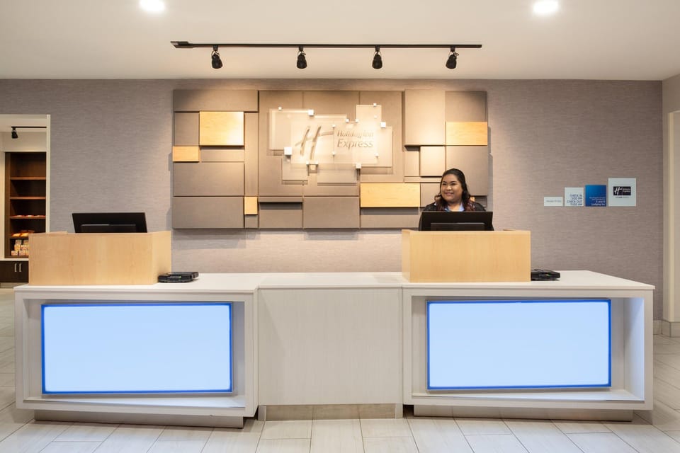 Holiday Inn Express and Suites Lincoln City By IHG Hotel in Devils Lake
