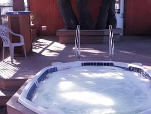 Coast Inn and Spa Hotel in Mendocino County