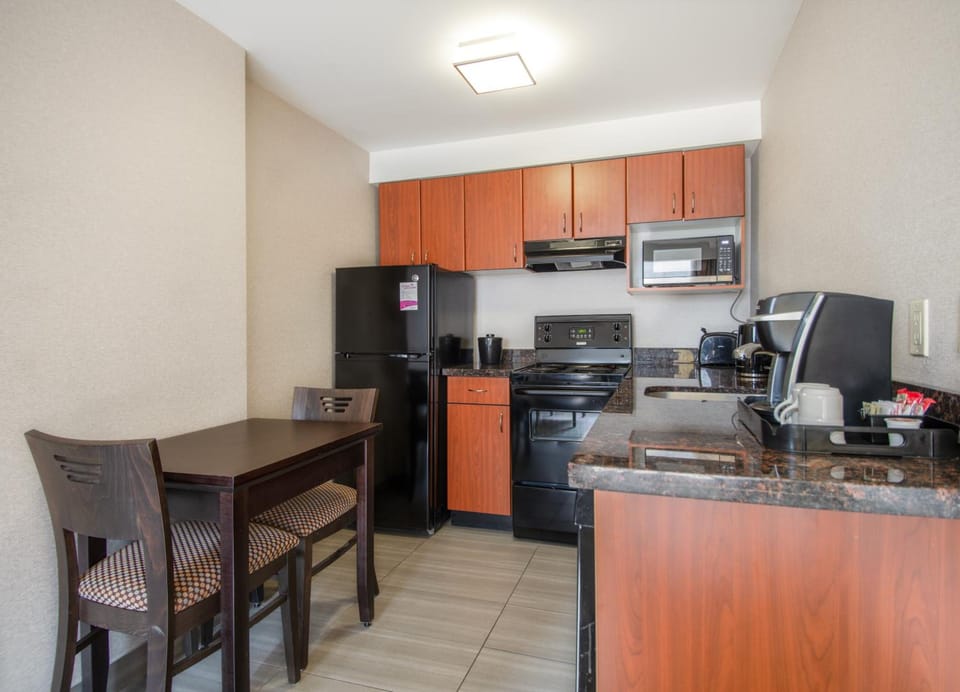 Coast Calgary Downtown Hotel & Suites by APA Hotel in Calgary