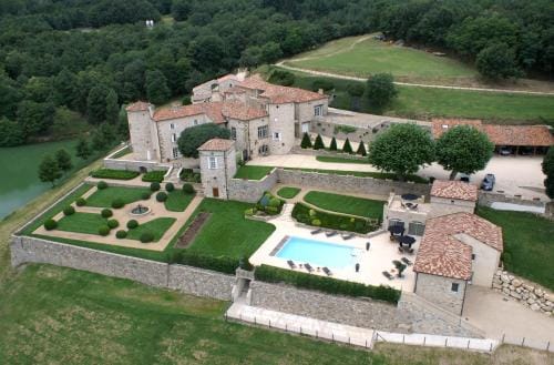 Chateau de Cachard Hotel in Provence-Alpes-Côte d'Azur
