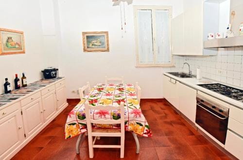 Borgo 98 Guest House Matrimoniale con bagno privato Hotel in Livorno