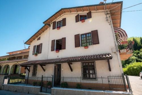 Casa Vacanze Dante Hotel in Province of Massa and Carrara