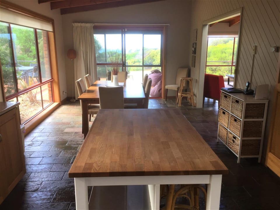 Sandpiper Ocean Cottages Resort in Tasmania