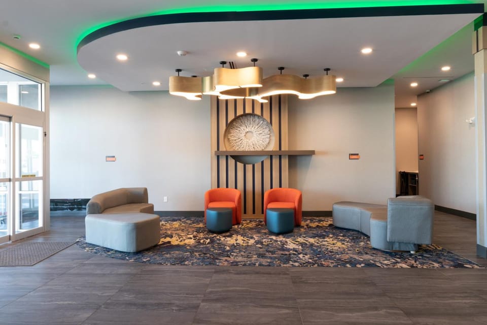 La Quinta Inn & Suites by Wyndham San Antonio Seaworld/LAFB Hotel in San Antonio