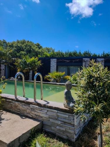 Emeraude Hotel in Finistere