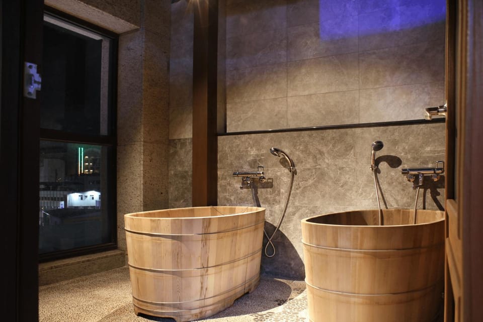 Hot spring bath