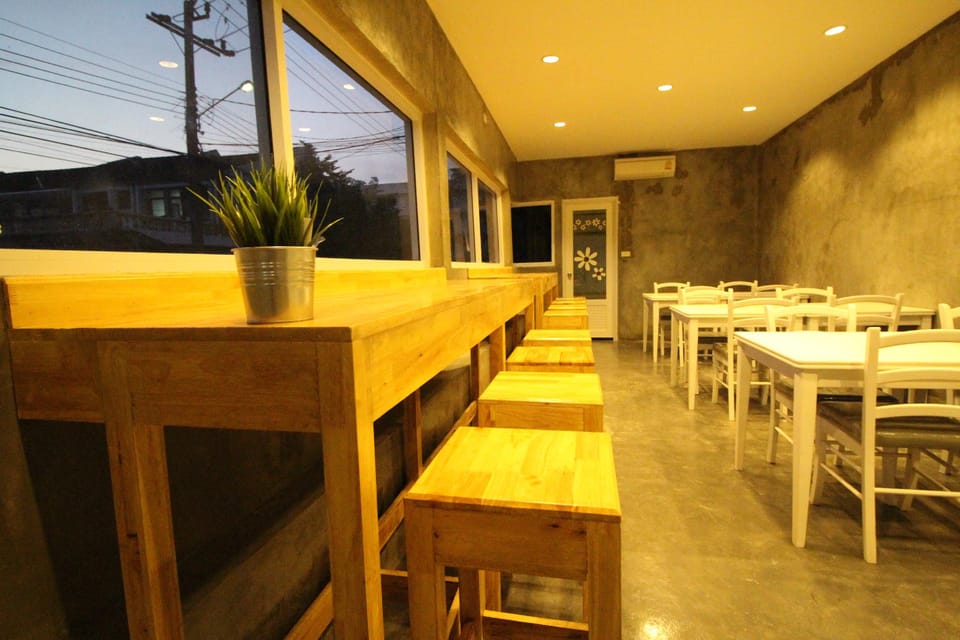 Coffee shop