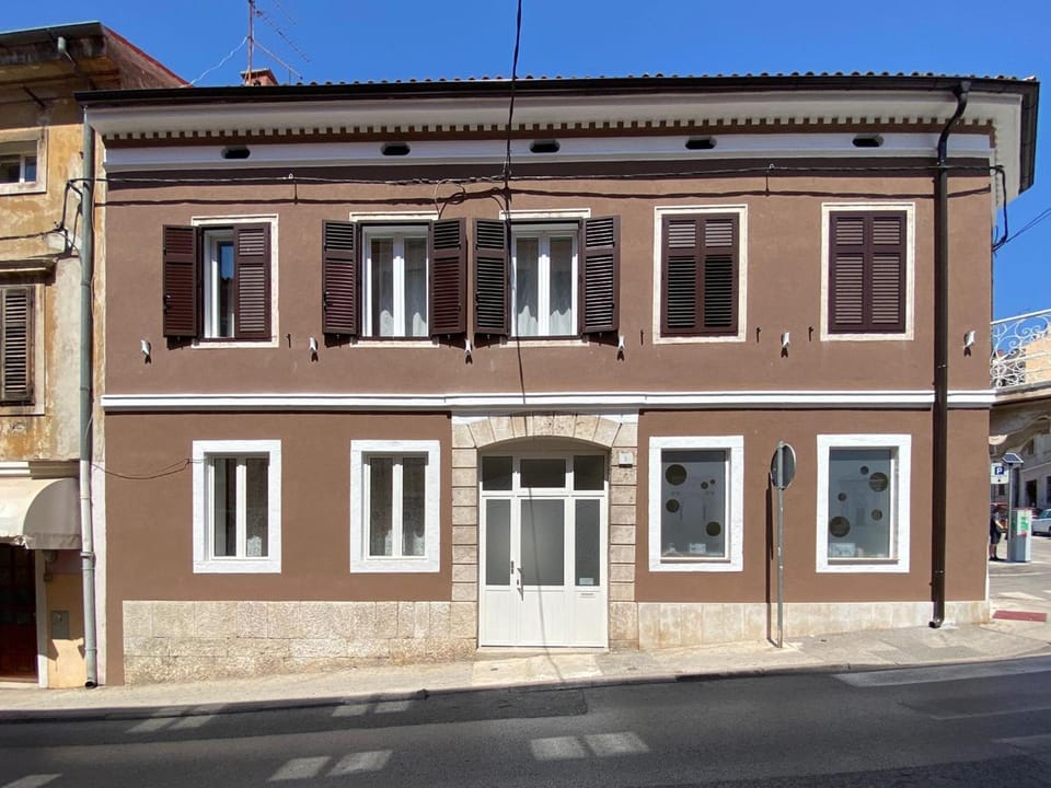 D&A Central Luxury Apartments with FREE Parking Hotel in Pula