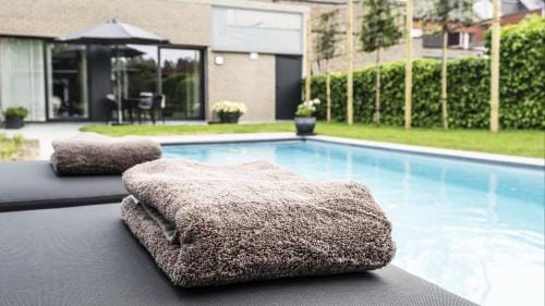 Guesthouse Max Hotel in Antwerp