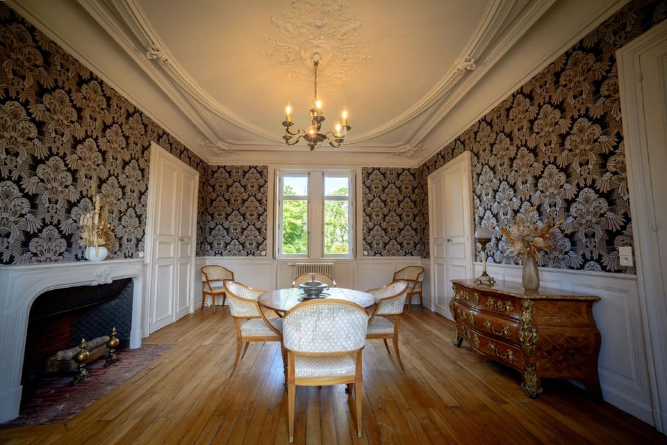 Chateau Origny - Moulins Hotel in Bourgogne-Franche-Comté