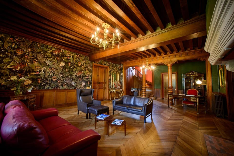 Chateau Origny - Moulins Hotel in Bourgogne-Franche-Comté