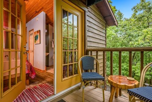 The Woods Cabins Inn in Eureka Springs