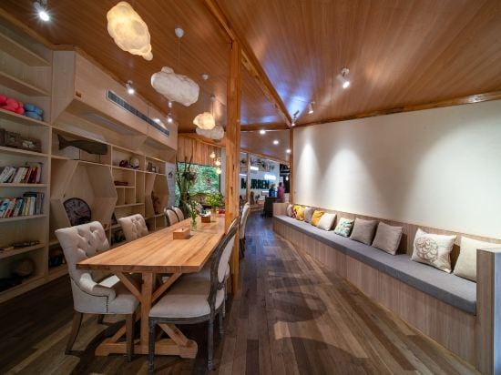 Sun Valley Shiwujian Murren Glamping Hotel in Hangzhou