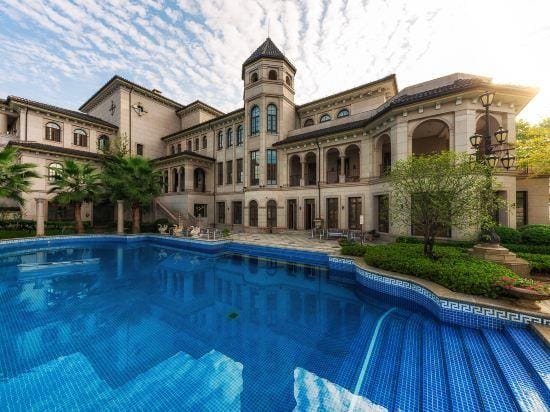 Read Wood Qiandao Manor Hotel in Hangzhou