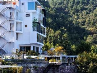 Islet Villa Hotel in Hangzhou
