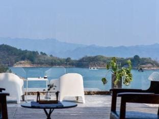 Islet Villa Hotel in Hangzhou