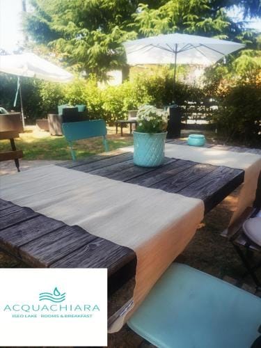 ACQUACHIARA ISEO CENTER BED AND BREAKFAST villa with PARKING inside Foresteria Hotel in Iseo