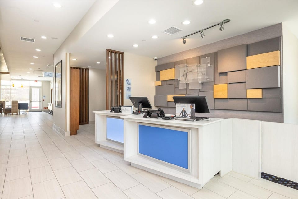 Holiday Inn Express And Suites San Jose Silicon Valley By IHG Hotel in San Jose