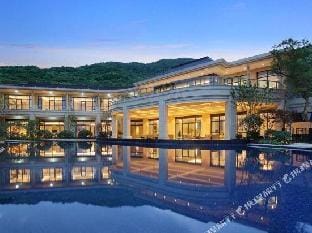 Yuelanwan Seaview Holiday Hotel (Zhoushan Zhujiajian Lvcheng Dongsha Pinxiayuan) Hotel in Zhejiang