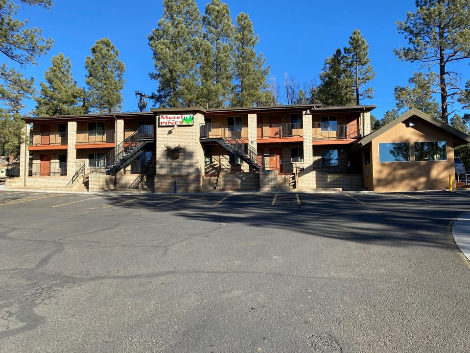 Motel In the Pines Motel in Munds Park